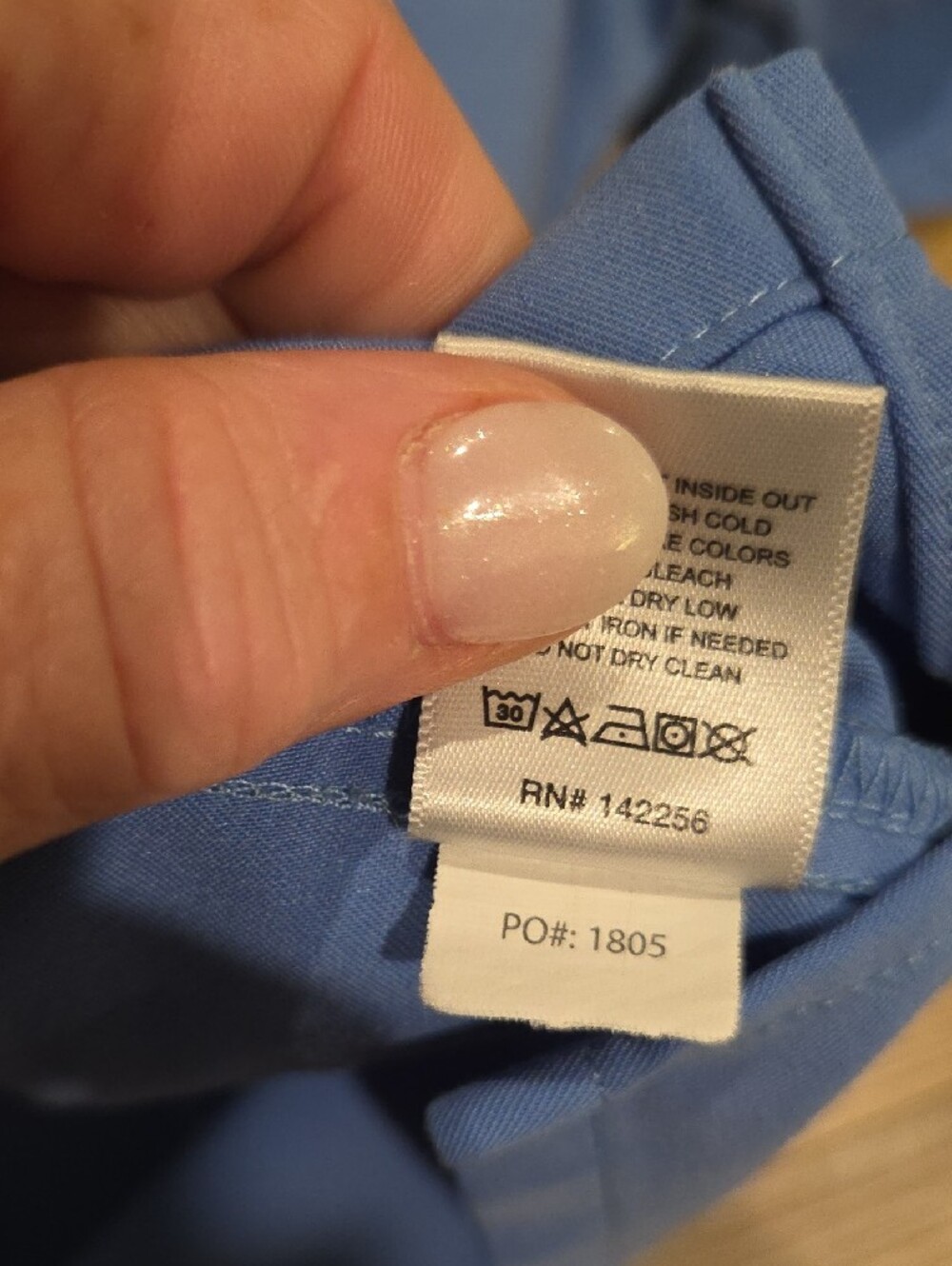 Figs Light Blue V-Neck Scrub Set - Classic Sky Small Spot On Knee. See Pic - Picture 4 of 11